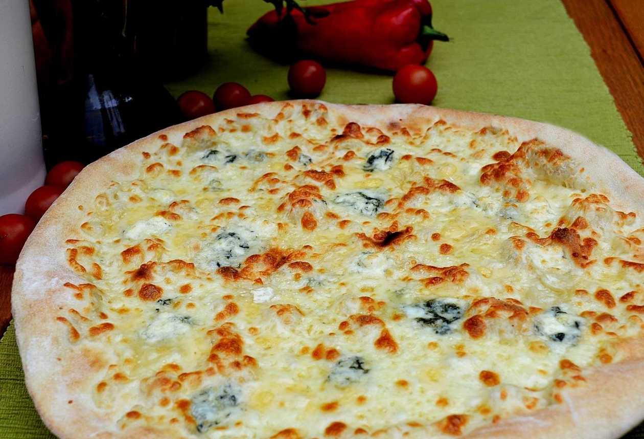 Pizza 4 Formaggi