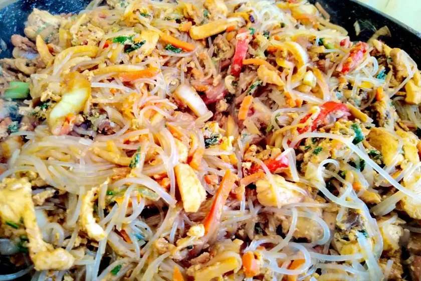 Rice Noodles with Chicken + Chicken with Mushrooms and Bamboo + Ribs