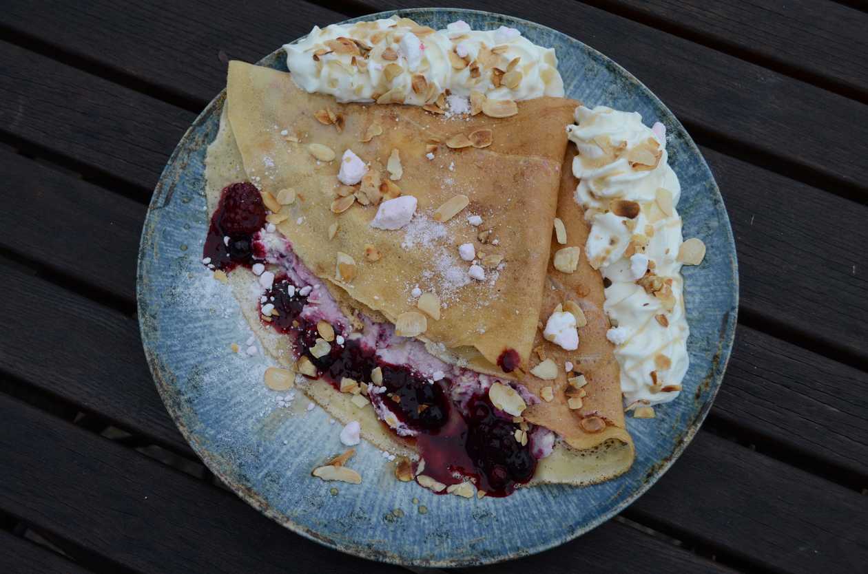 Crespella with Cottage Cheese & Jam