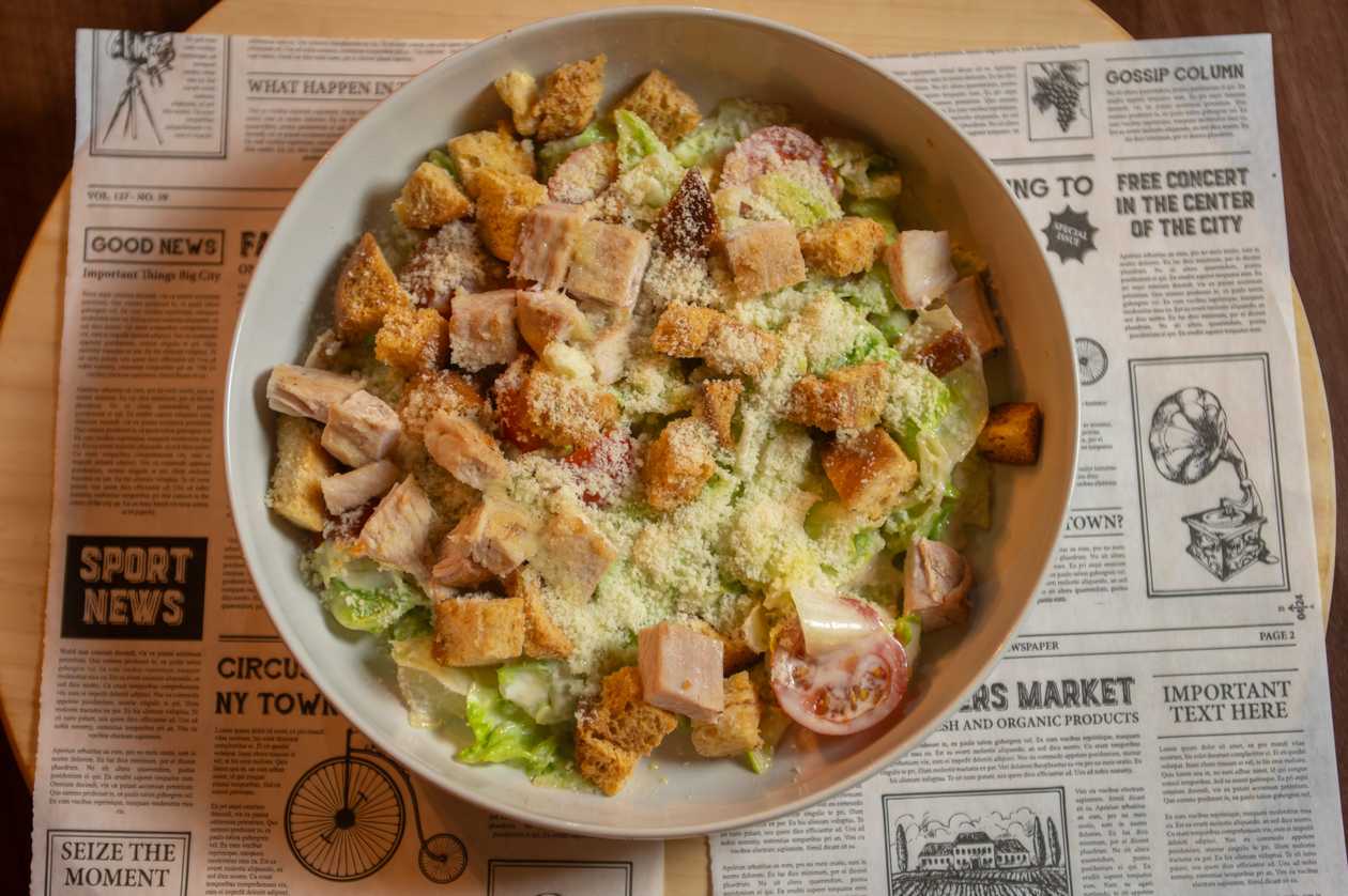 Salată caesar