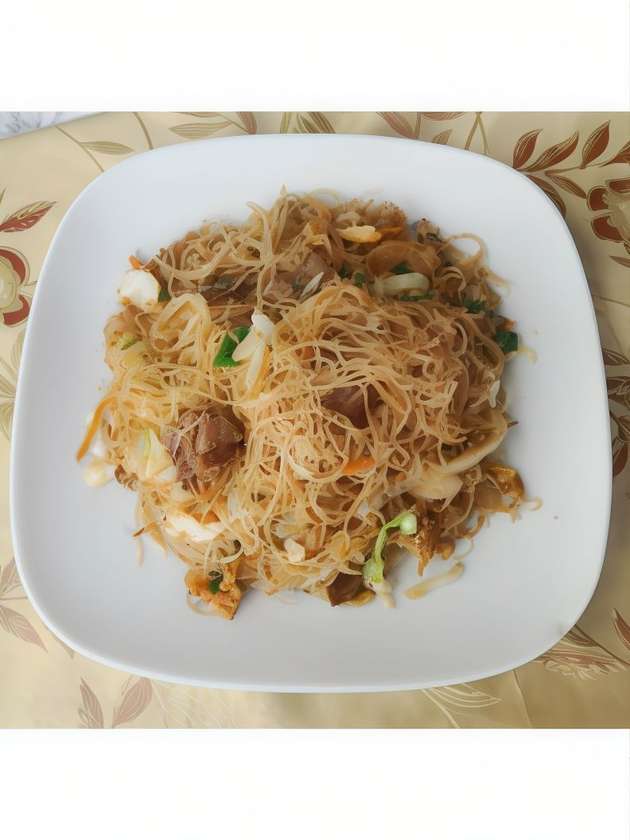 Rice Noodles with Pork