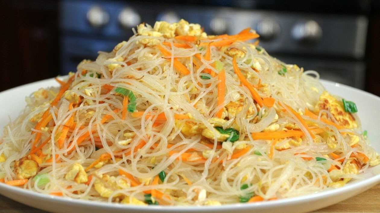 A84 Special Fried Rice Noodles with Egg 特色蛋炒米粉