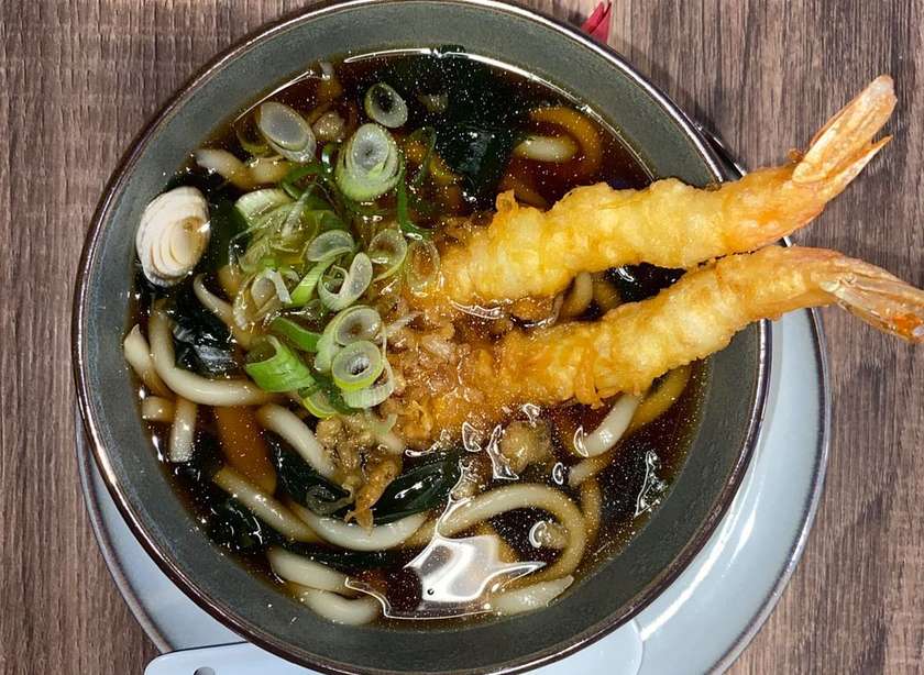 Udon polévka s krevetami v tempuře