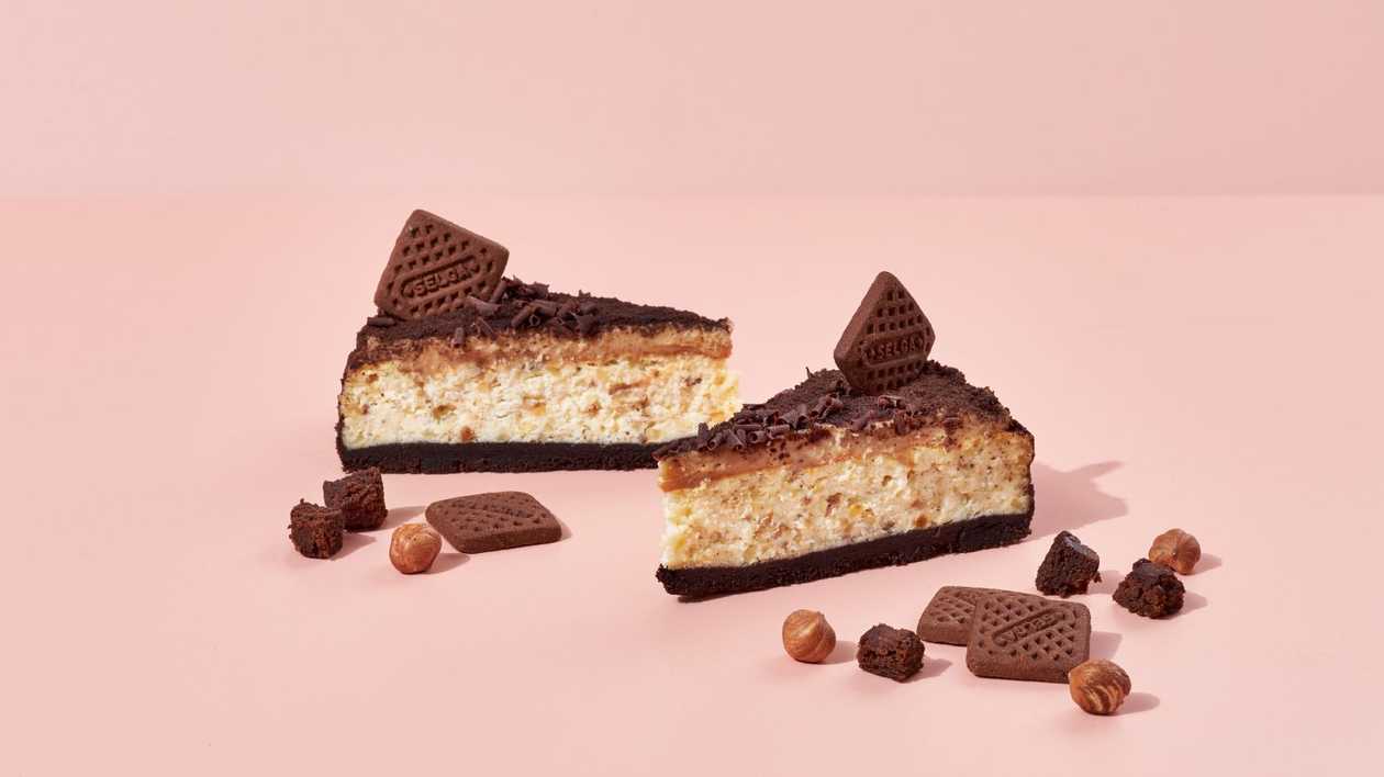 Chocolate brownie cheesecake with hazelnuts 150 g