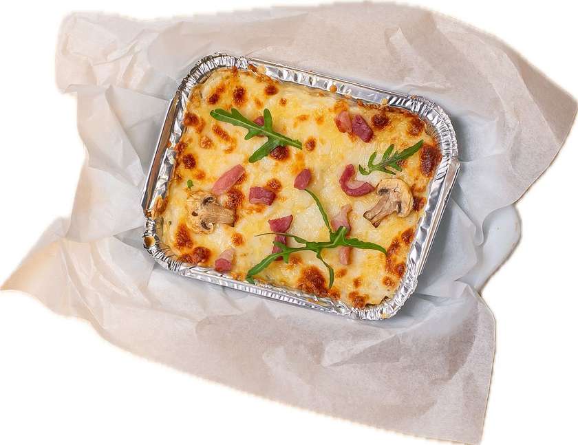 LASAGNA WITH BACON IN CREAM SAUCE