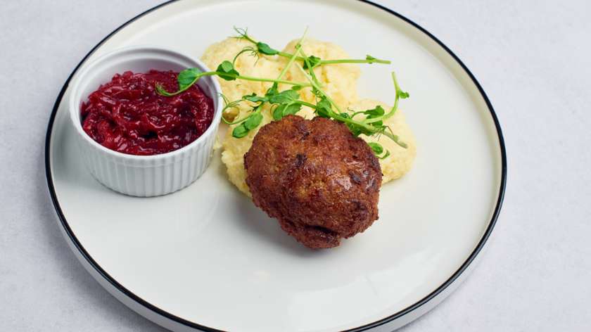 Kotlet mielony z ziemniakami i buraczkami x 2