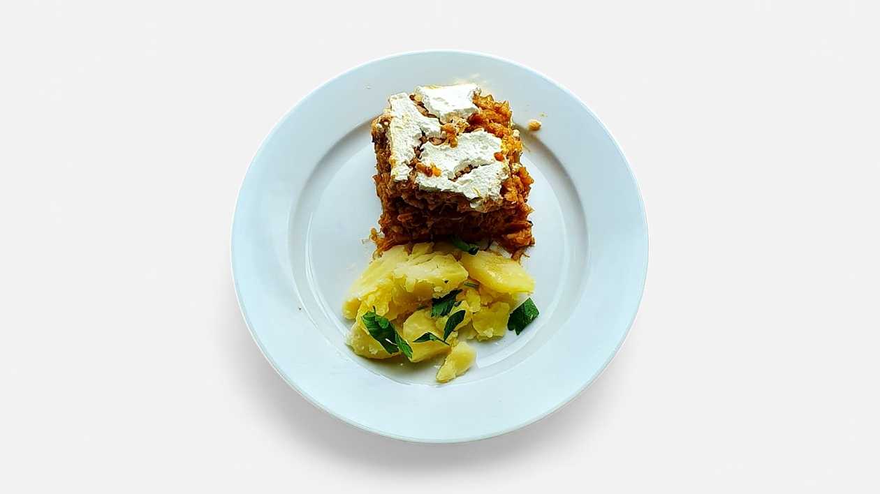 300 g	Koložvárska kapusta, 1/2 varené zemiaky ES  7,12