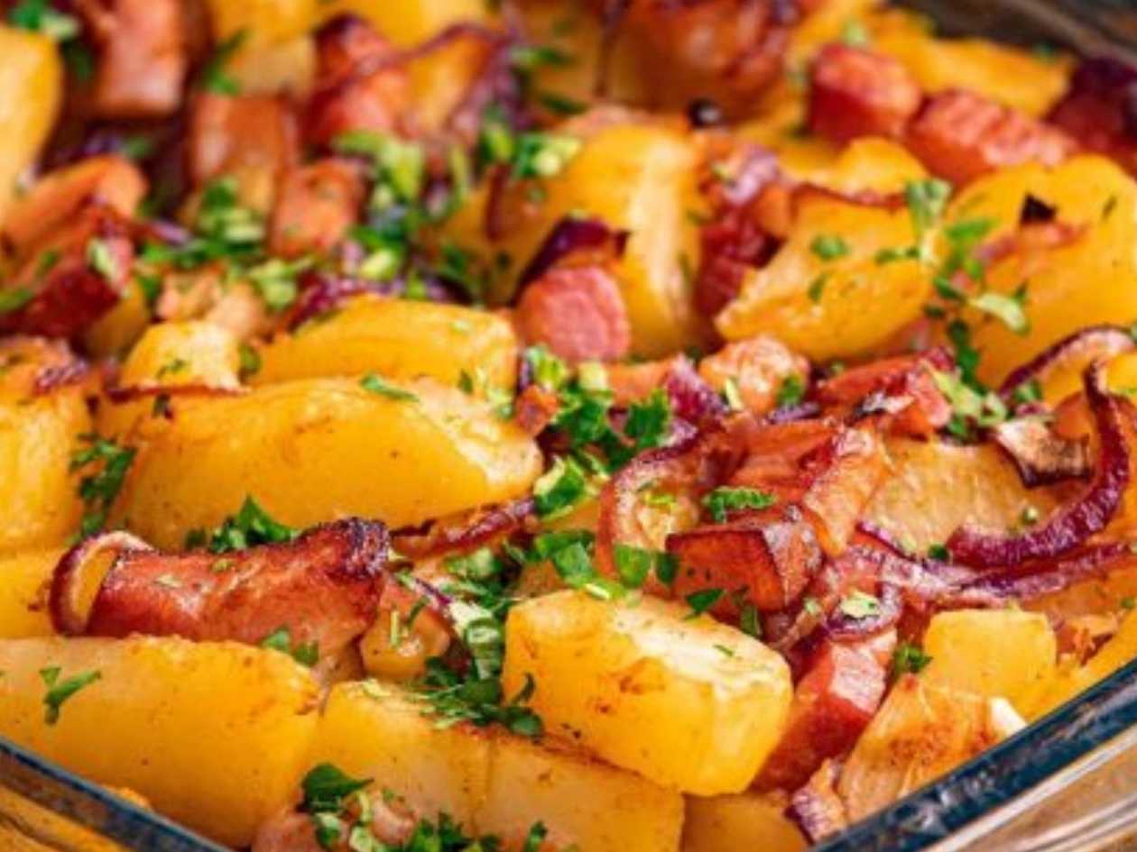 Selské pečené brambory(slanina, česnek)