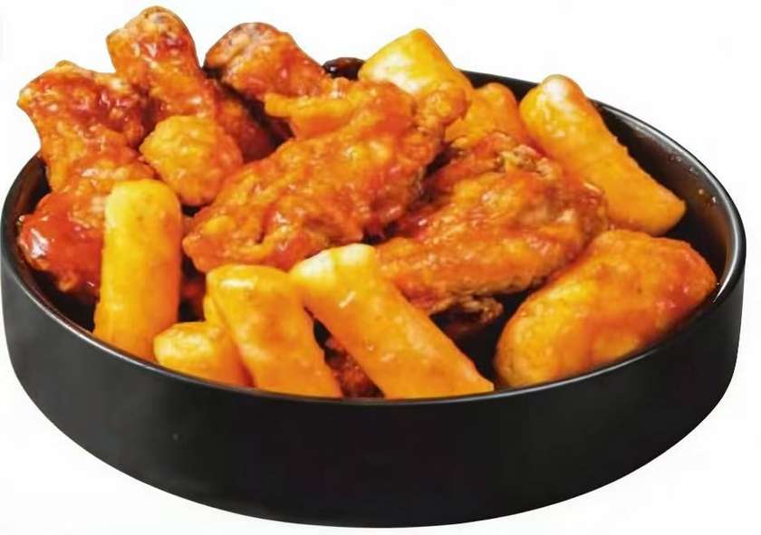 212. Frango Frito Com molho picante e bolinho de arroz
