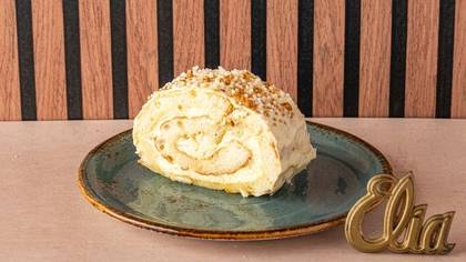 White chocolate swiss roll
