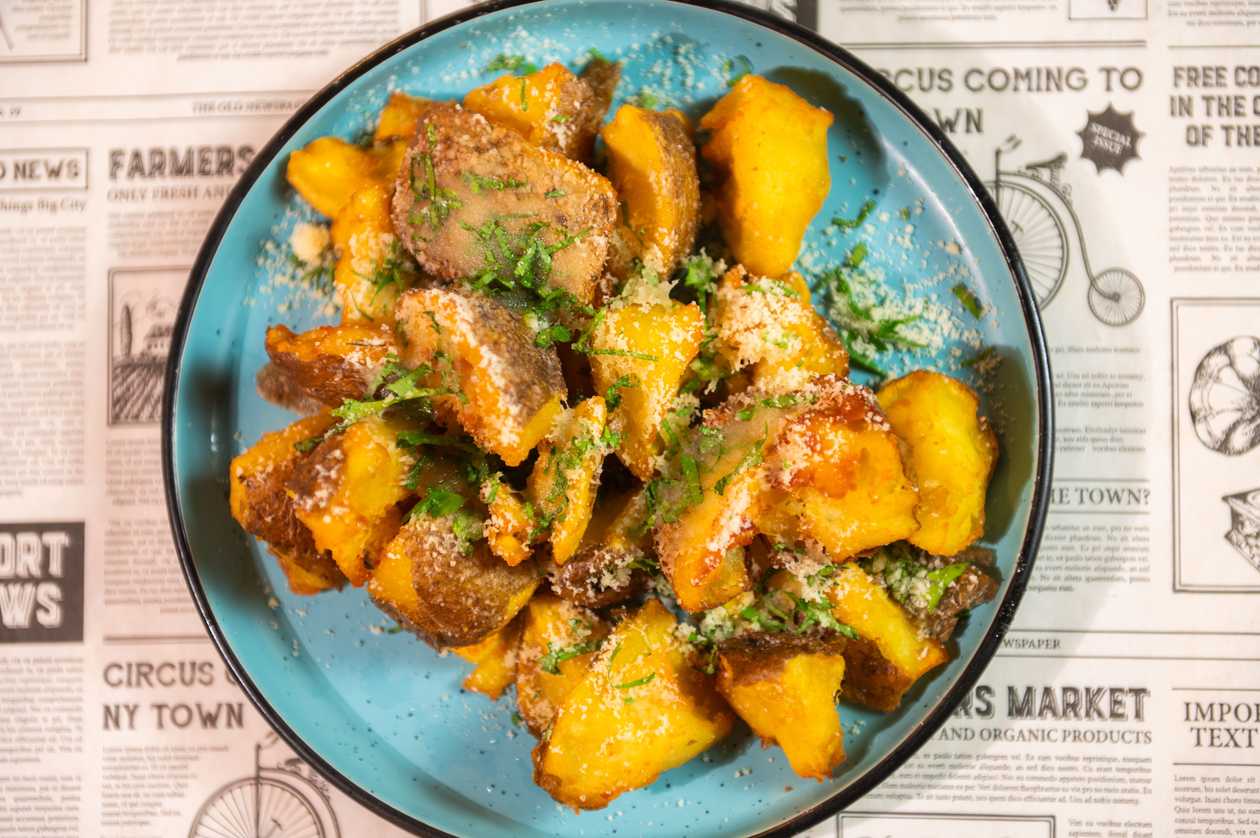 Loaded Fries - Parmezan, patrunjel&usturoi