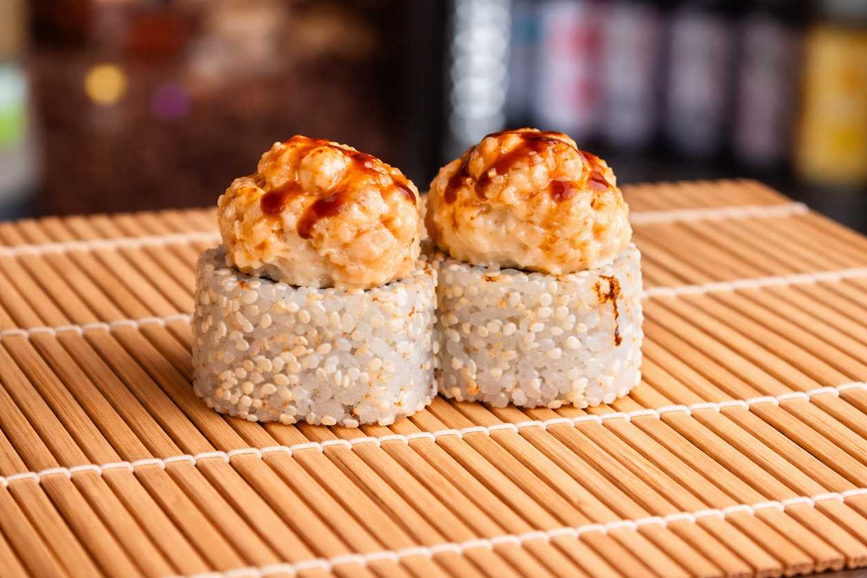 38. Tori Yasai Hot Maki