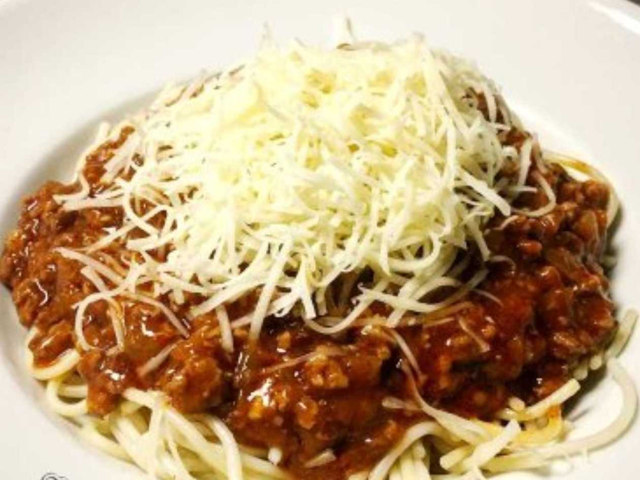 N6-Boloňské špagety, strouhaný sýr