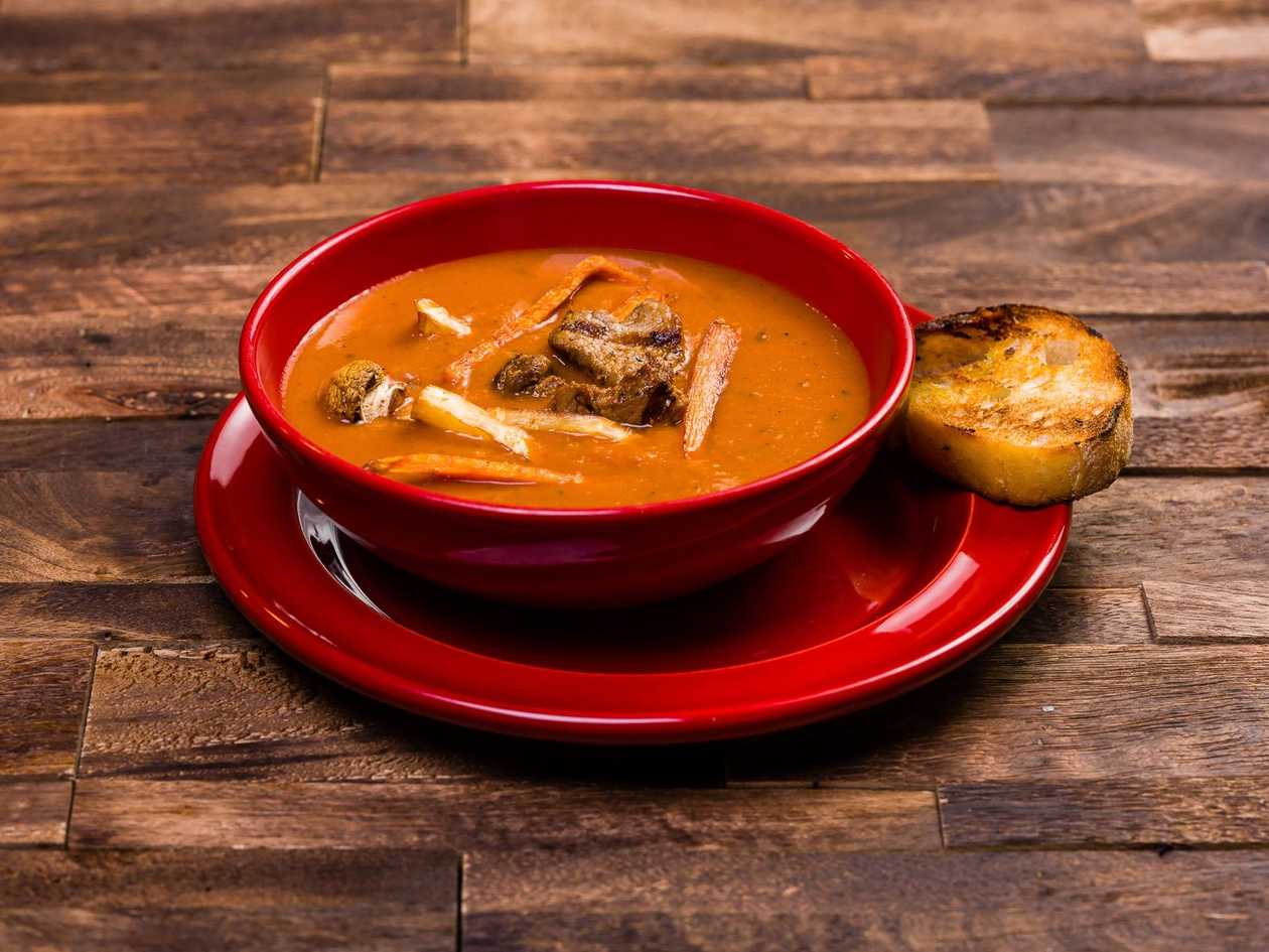 Chargrilled beef and vegetable soup