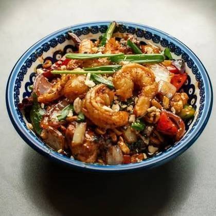 Pad med mamuang z krewetkami