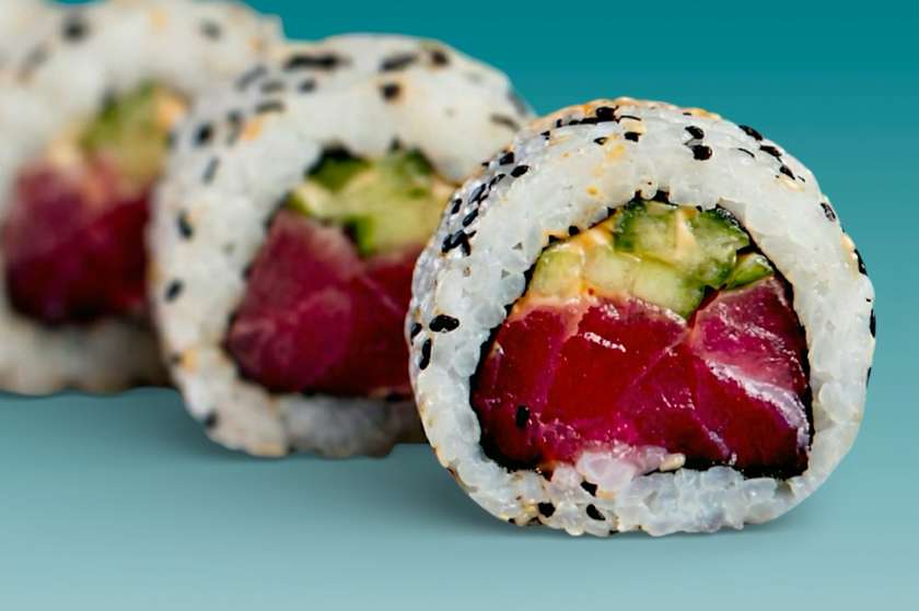 66. Spicy tuna maki 8 pcs