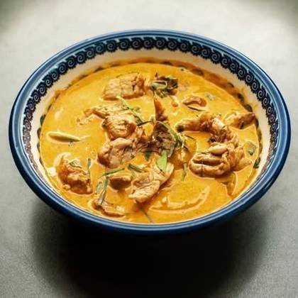 Czerwone curry z kurczakiem