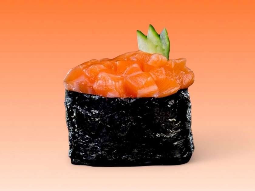 16. Spicy salmon gunkan 1 pc