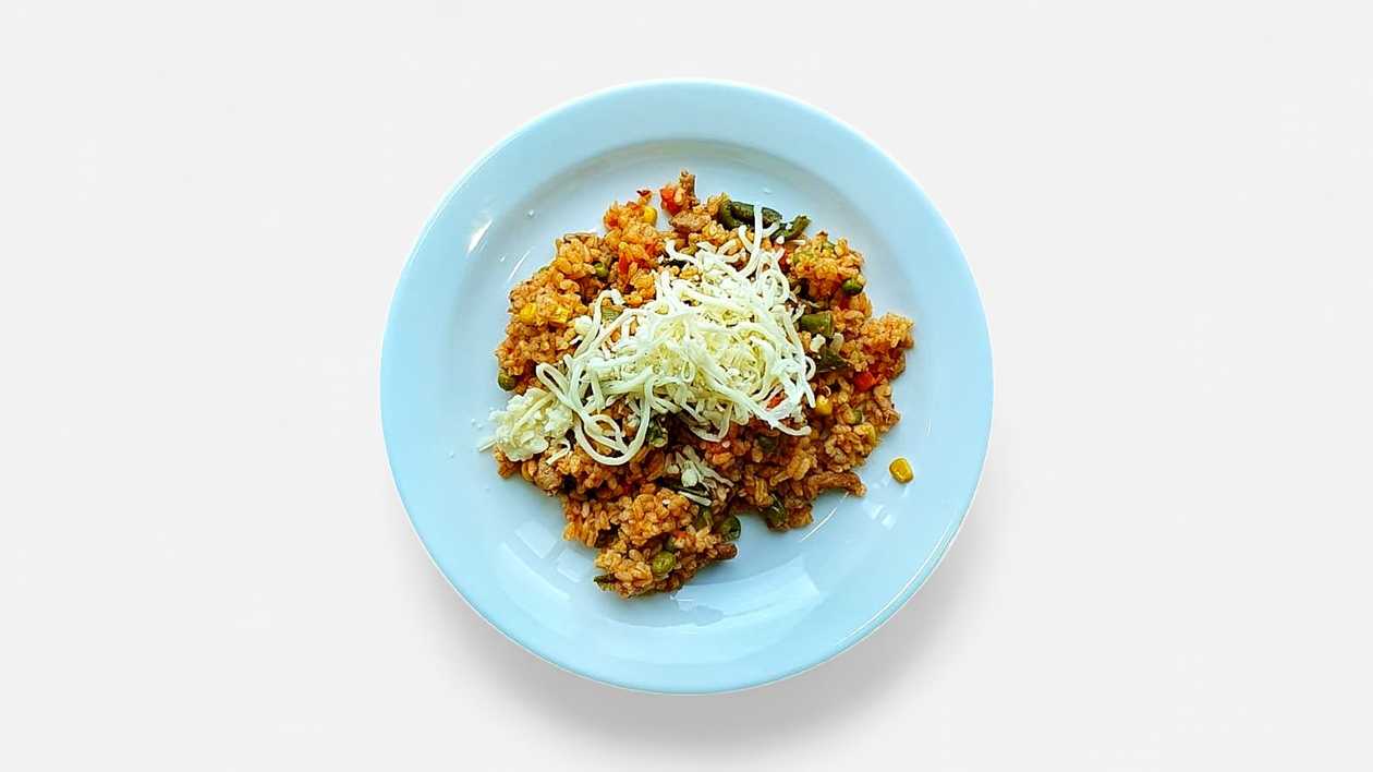 300 g	Rizoto s bravčovým mäsom, zeleninou a syrom ES 7,9