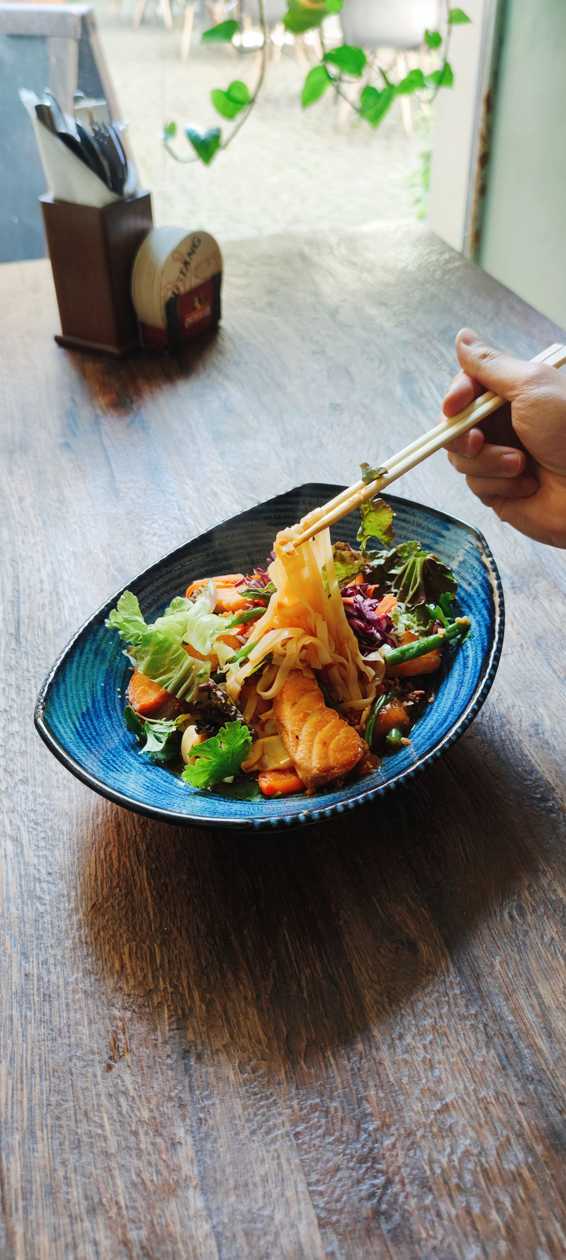 NOODLES BOWL - PEČENÁ KACHNA