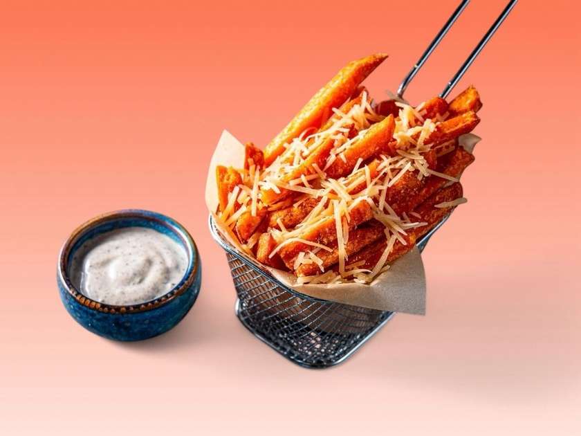 941. Crispy sweet potato fries with truffle sauce, 200g