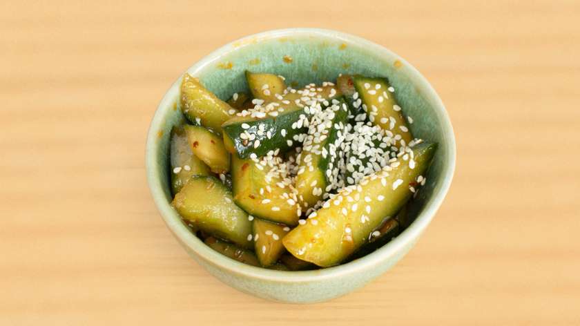 Sałatka Pikantny Ogórek z Czosnkiem