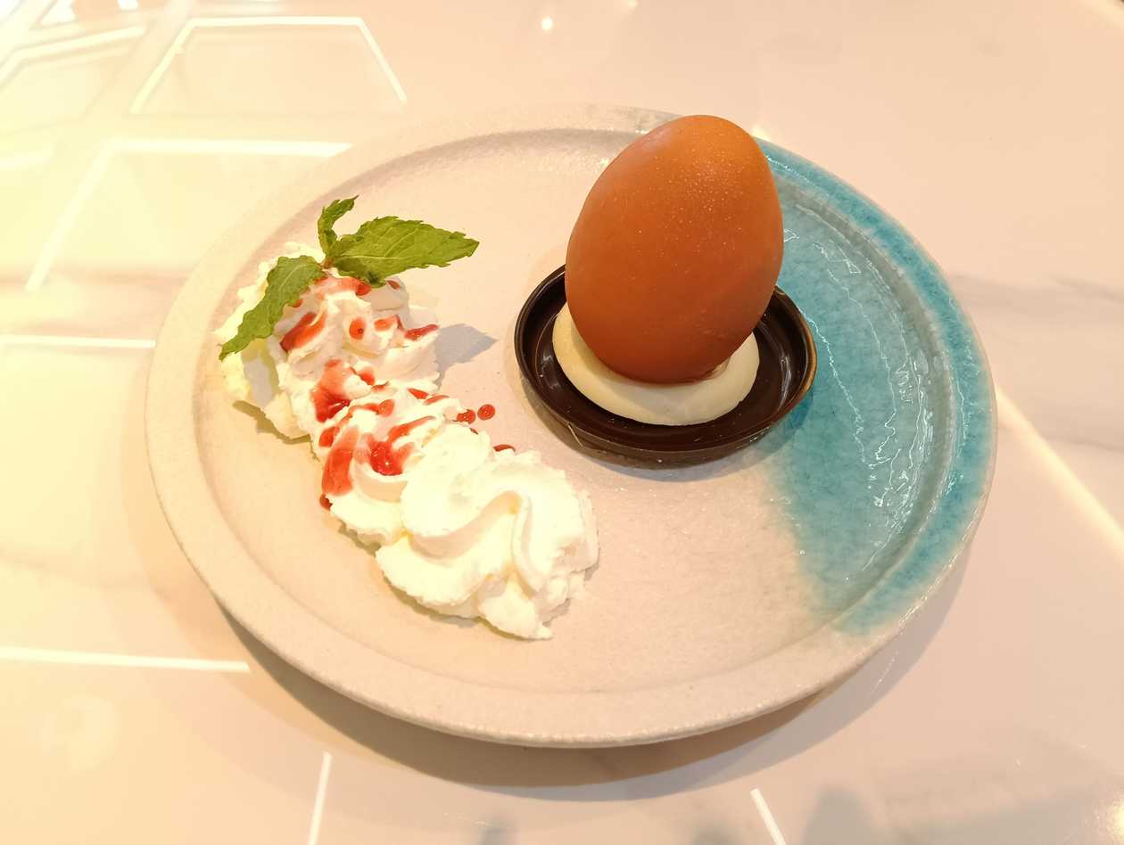 Mango Egg with White Chocolate