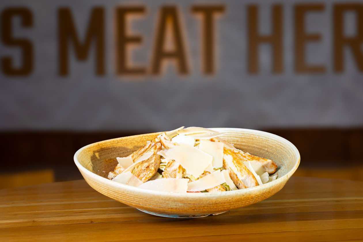 Salată Caesar
