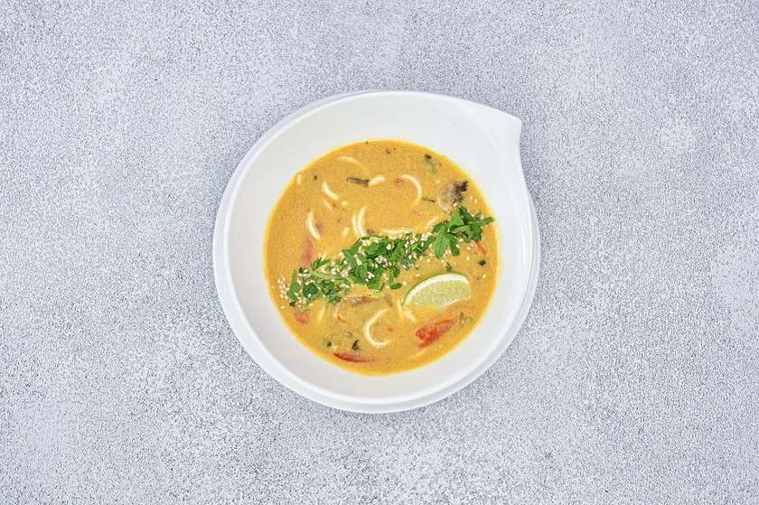 Coconut milk and curry with stir-fried turkey breast (spicy)