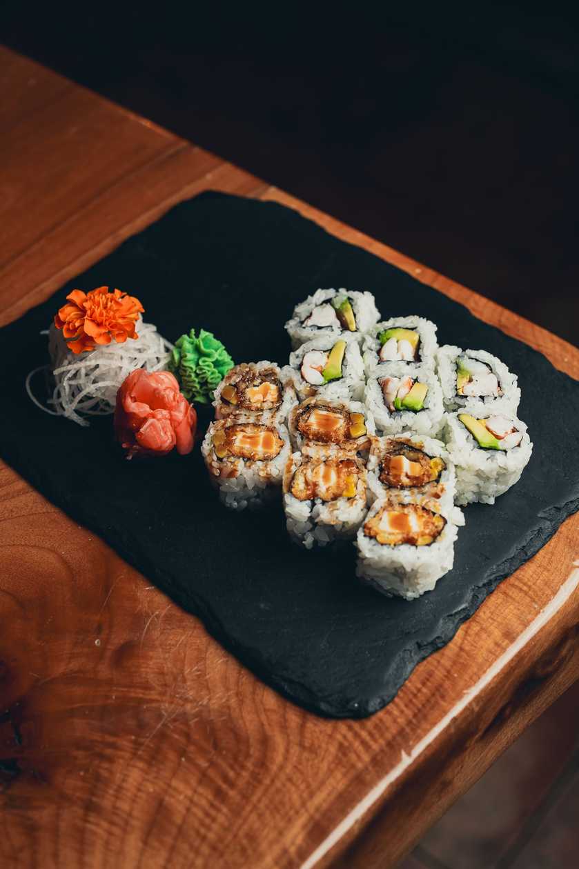 Menu 5 - Crispy Chicken Mango & Ebi Philly Maki