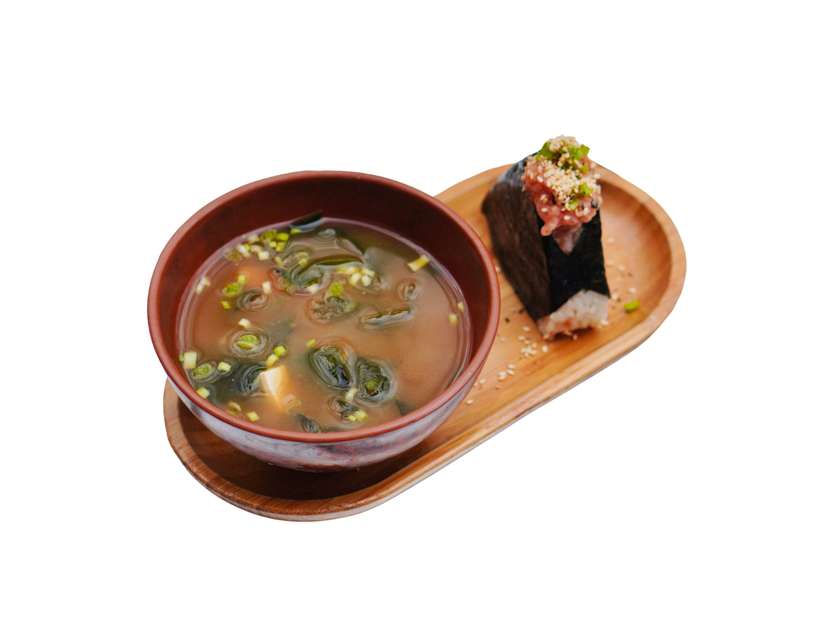 Місо суп та твоє улюбене онігірі