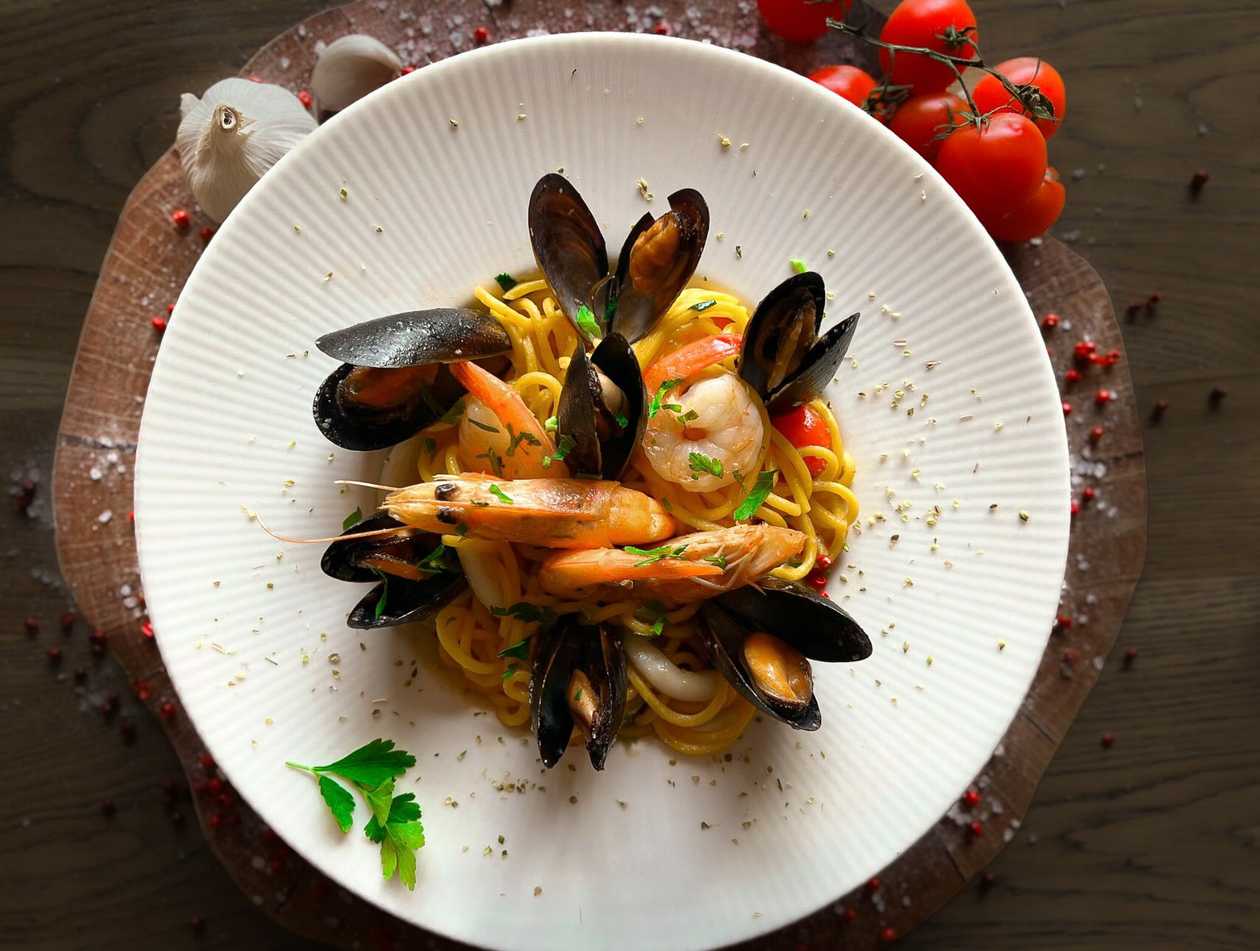 Spaghetti with seafood