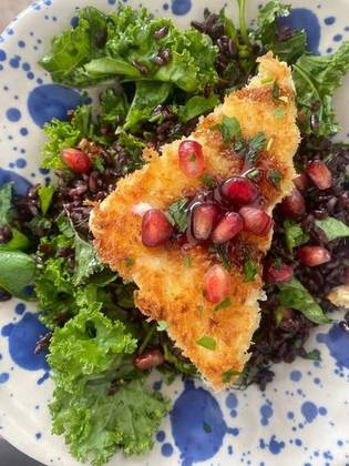 SALATA CU OREZ NEGRU SI FETA PANE