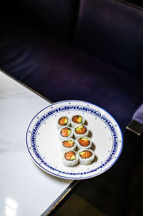 Море лосося+авокадо макі