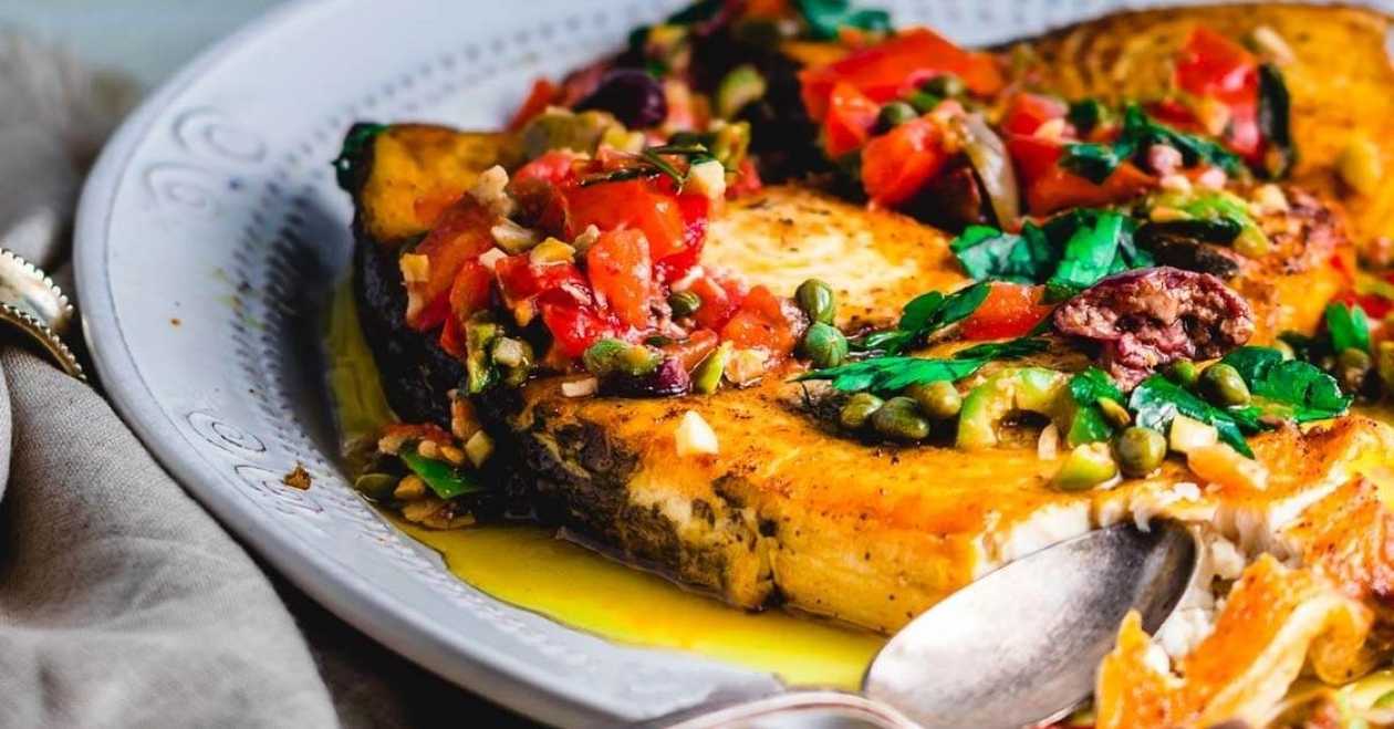 Pesce Spada alla Livornese con Olive Nere e Capperi