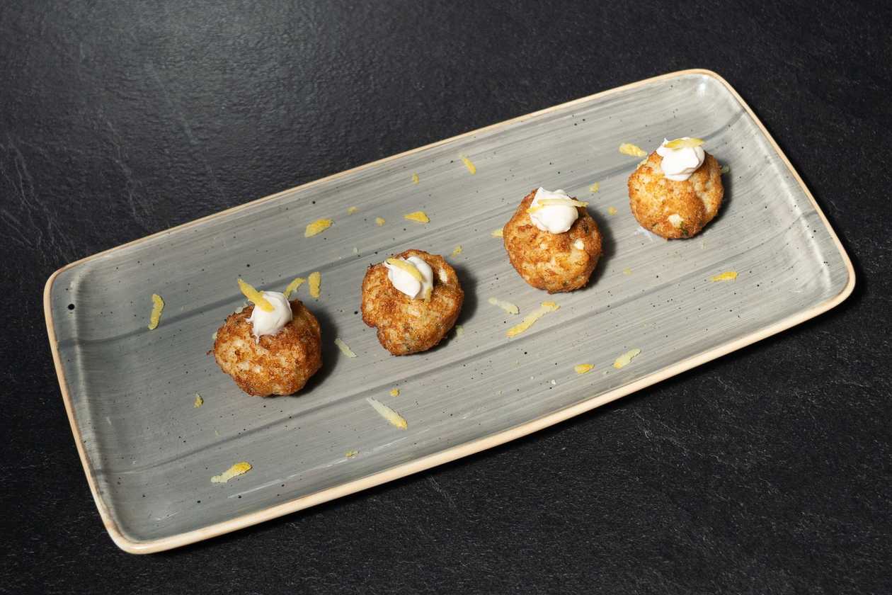 Polpettine di Pesce Accompagnate da Maionese al Lime