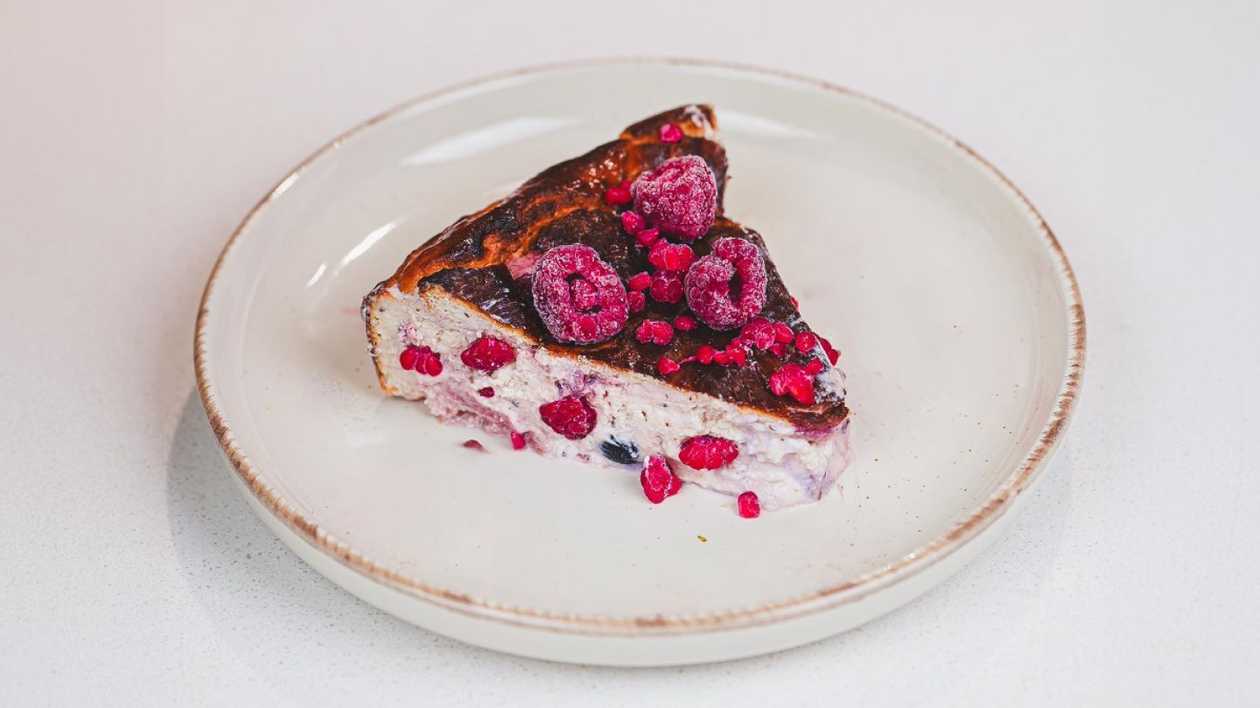 Cheesecake Πρωτεΐνης με Μούρα