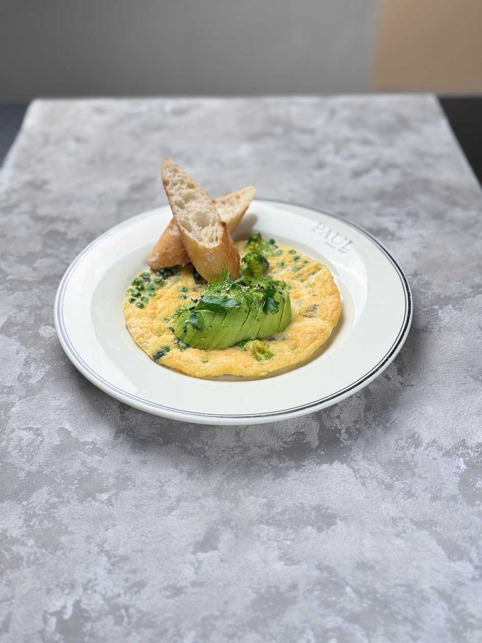 Омлет авокадо та шпинат