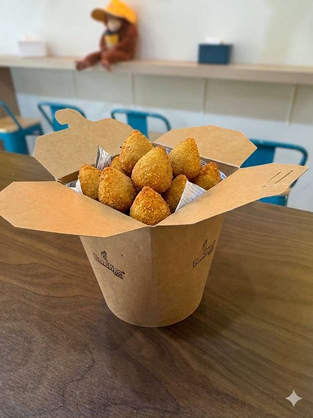 Mini Coxinhas de galinha (10 unidades)