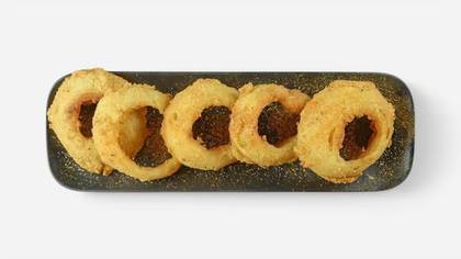 Onion rings fried in beer batter, served with a sour cream dip with jalapeño peppers