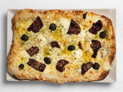 Quattro Formaggi Pinsa