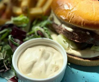 STEAK HUB TRUFFLE BURGER