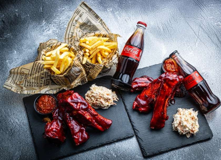 Suur BBQ Searibi + 2x friikartulid + 2x karastusjook