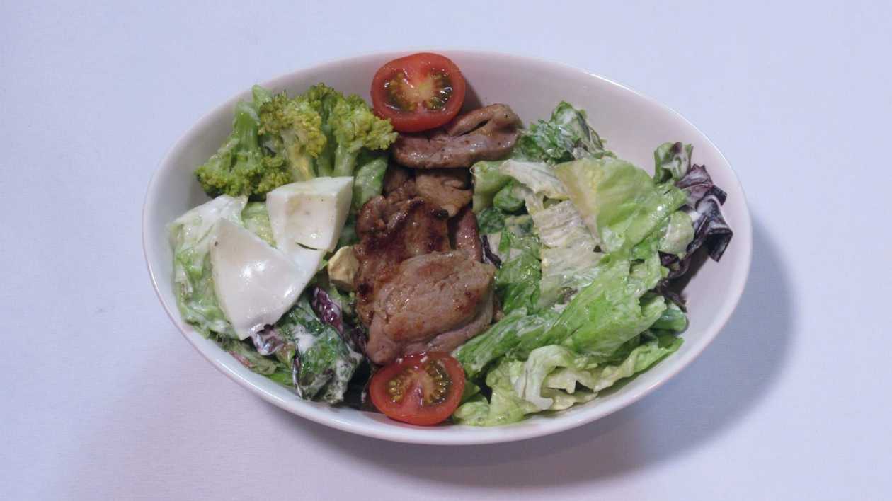 Salad with Tenderloin, Honey Mustard Dressing