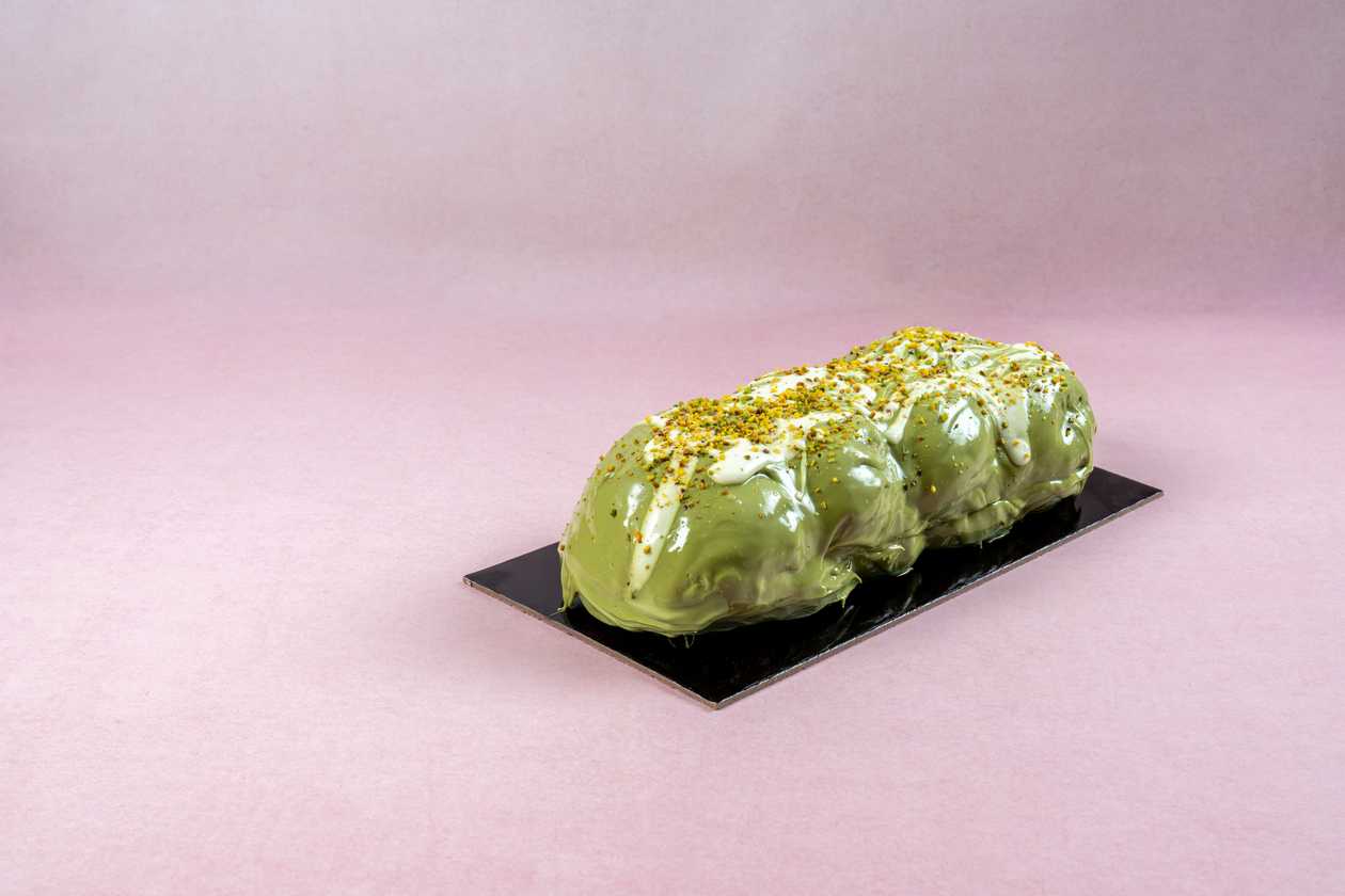 Pistachio Tsoureki