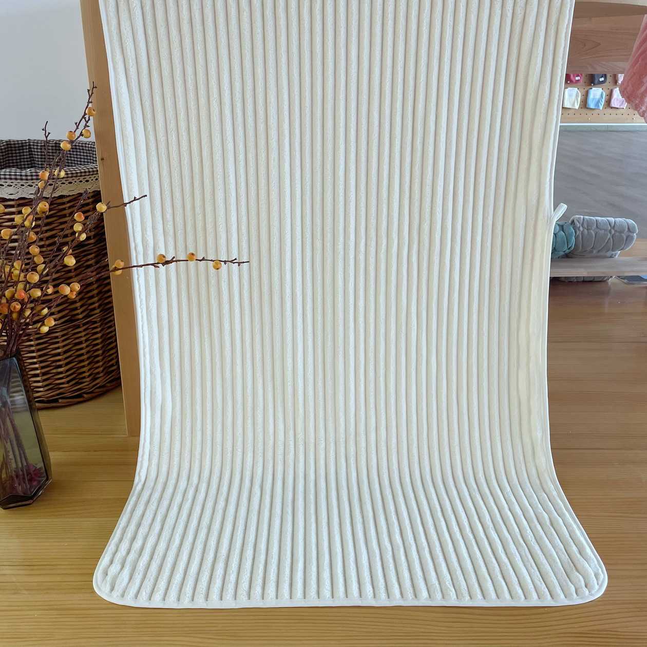 Jacquard Coral Fleece Soft Bath Towel (Beige)