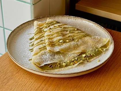 Млинець з фісташковим кремом