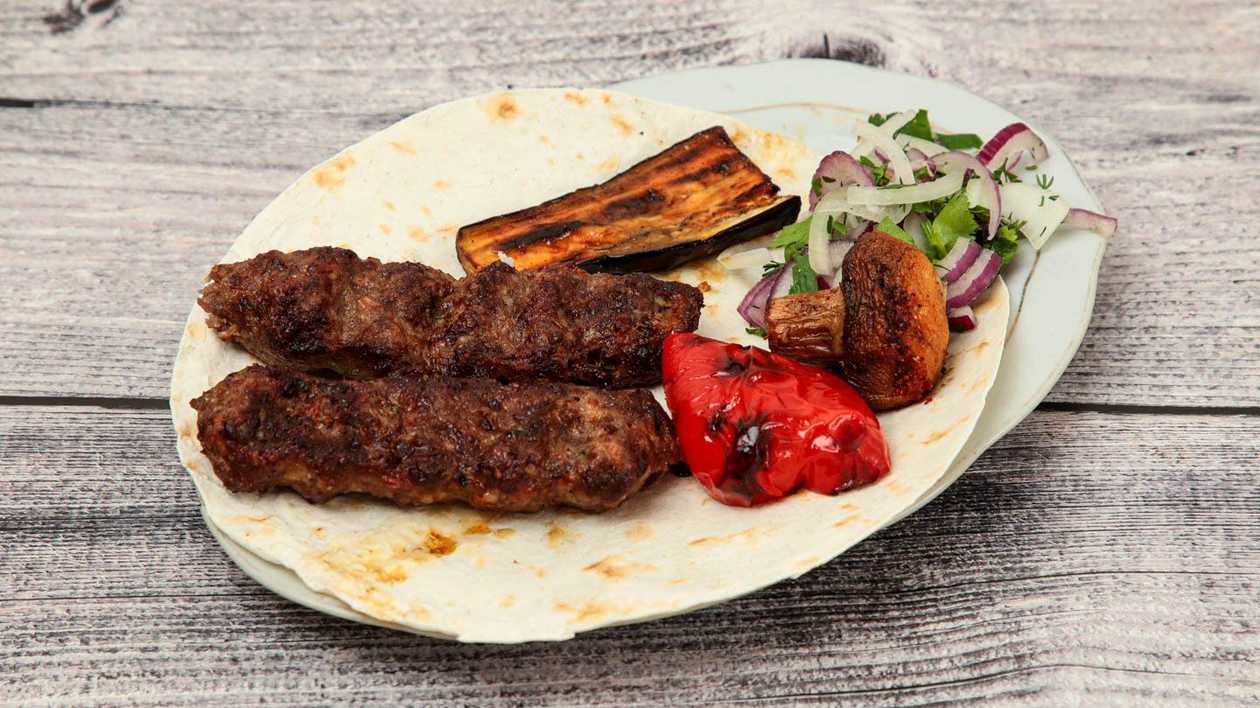 Lülə Kababı Döymə Ət ilə