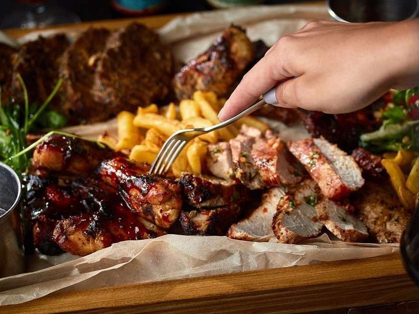 М'ясна таця на банду "Птаха і скотиняка"