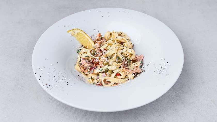 MAKARON ŁOSOŚ WĘDZONY